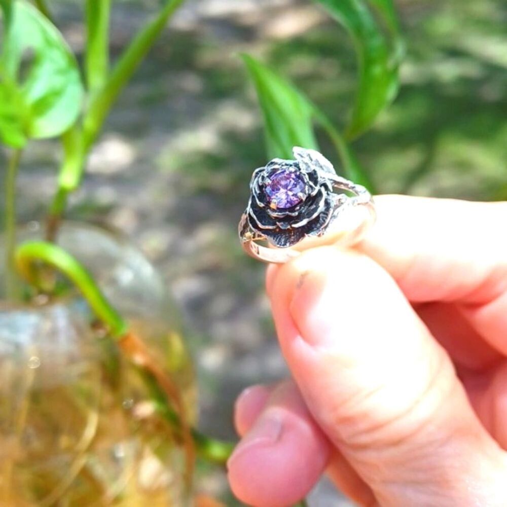 Woman's Sterling Silver Celtic  1 Carat  Amethyst Tubular Rose Purple Ring  6.5